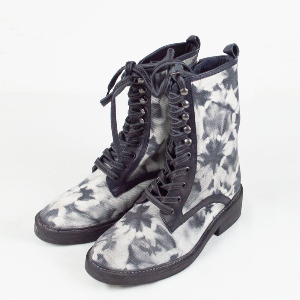 Vintage Foundry Monaris Abstract Tie-Dye Lace Up Boots - Picture 8 of 14
